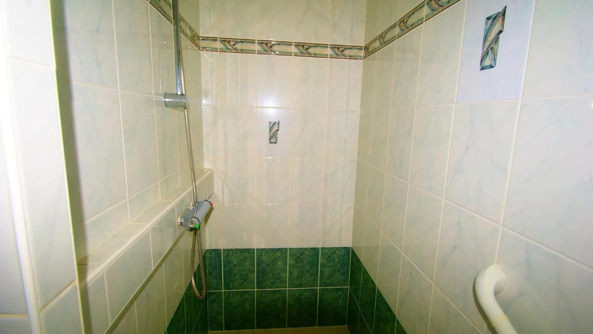 Nice Holiday Home In Epiniac With Garden, Cleaning Included